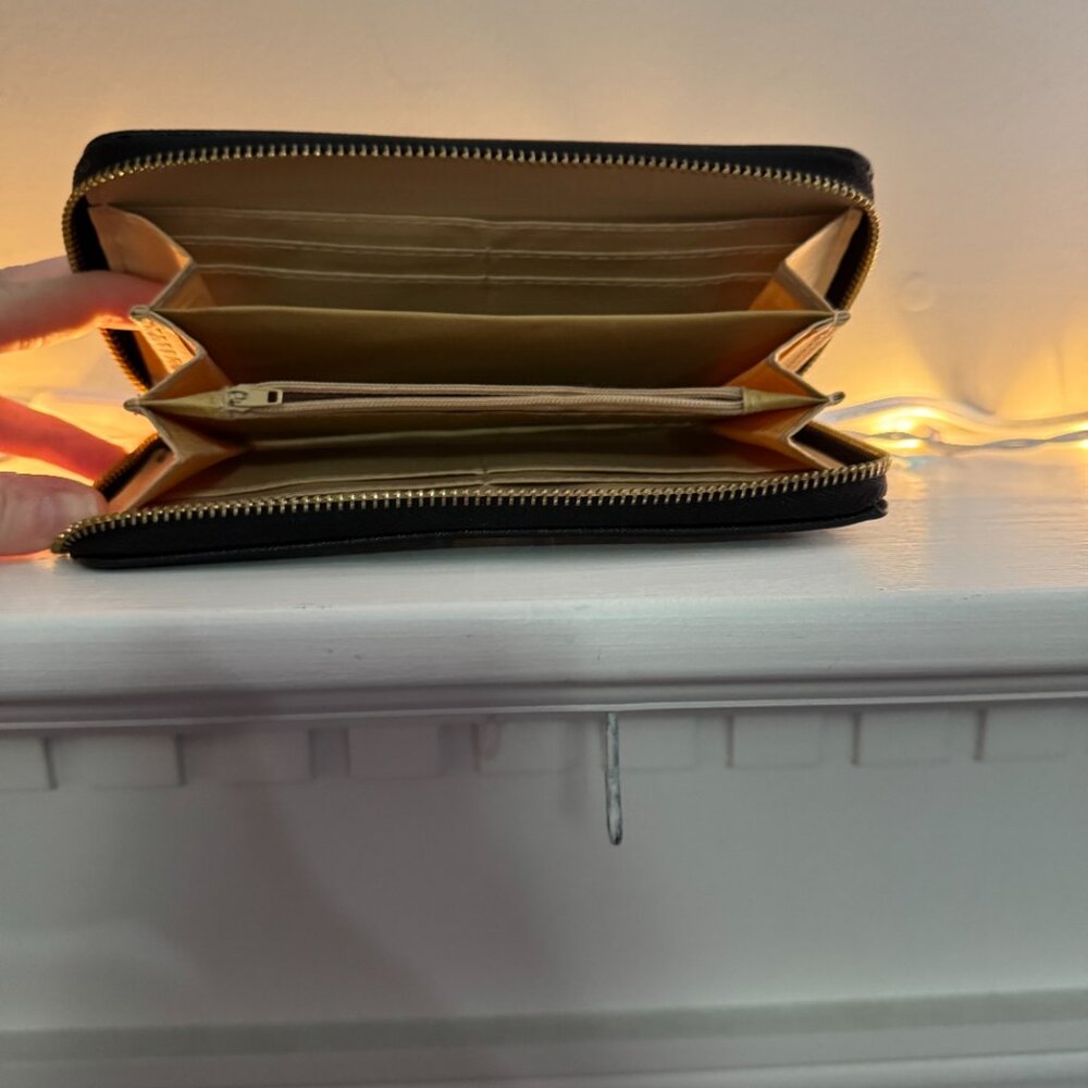 Wallet - Picture 2 of 2